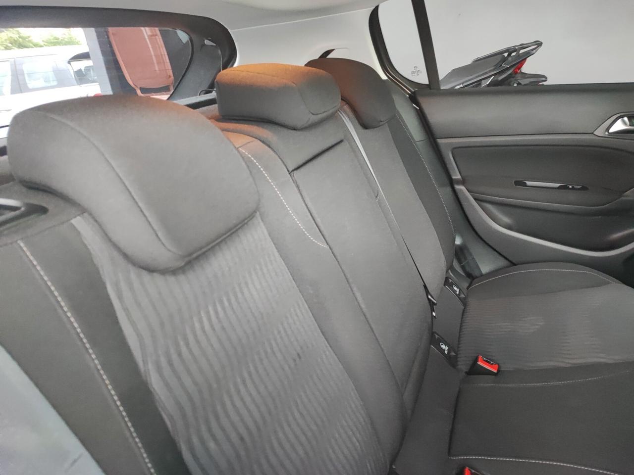 Peugeot 308 1.6 e-HDi 115 CV Stop&Start Allure