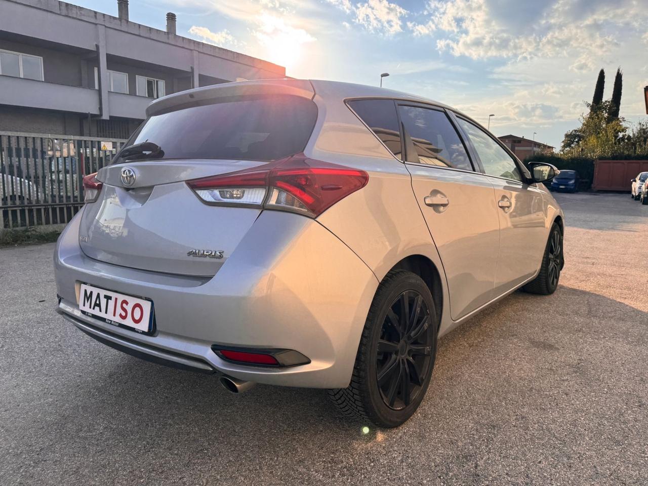 Toyota Auris 1.6 D-4D Lounge AUTO INCIDENTATA