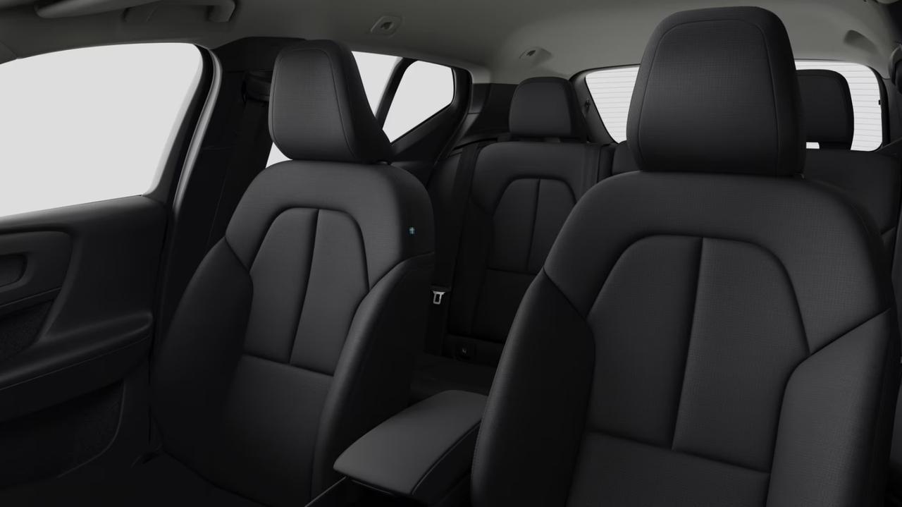 VOLVO XC40 ESSENTIAL B3 AUTO PREZZO PROMO FINO A FINE MESE