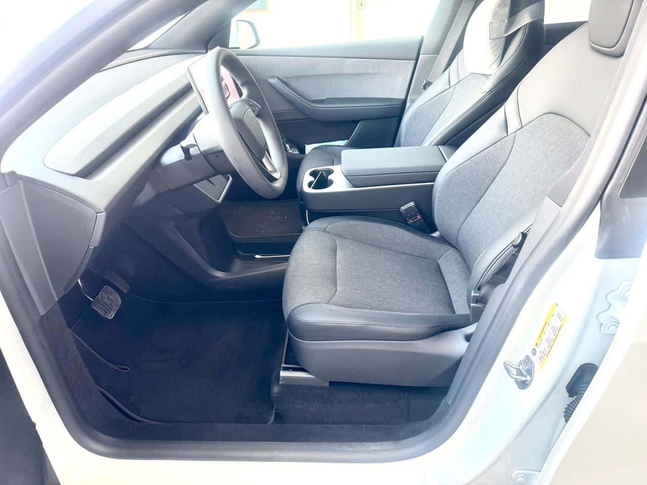 Tesla Model Y RWD Standard