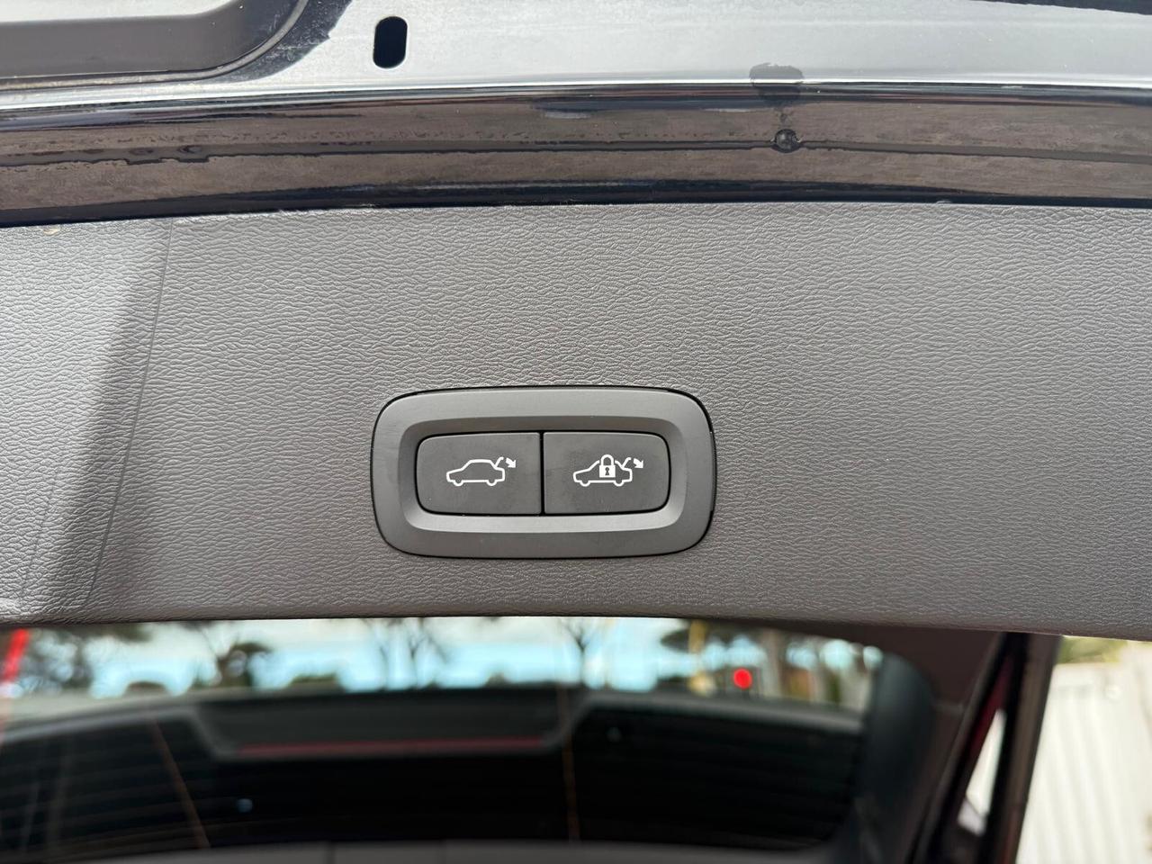 Volvo XC40 T4 Recharge automatico Ultimate Bright