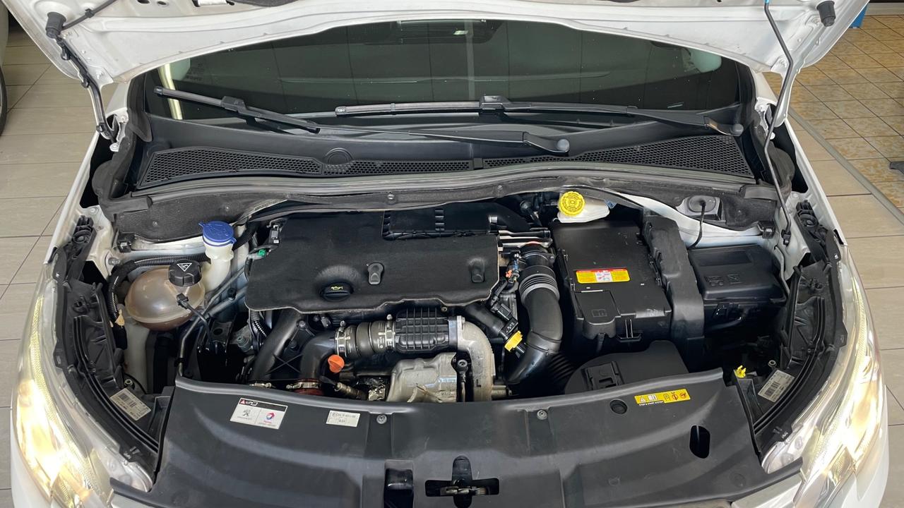 Peugeot 2008 1.6 e-HDi 115 CV Stop&Start Allure