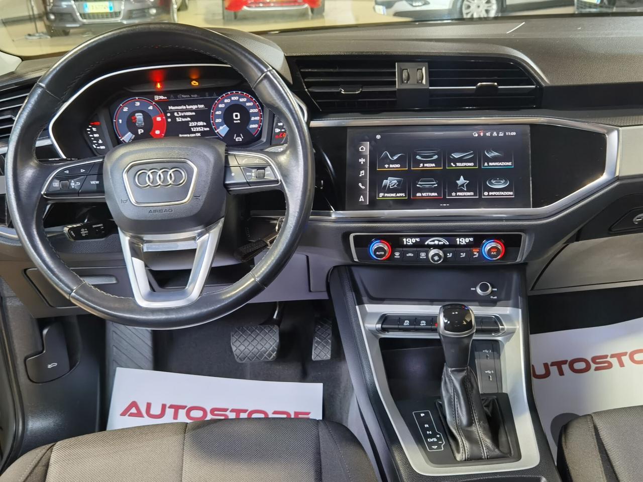 Audi Q3 35 TDI S tronic Business Sport