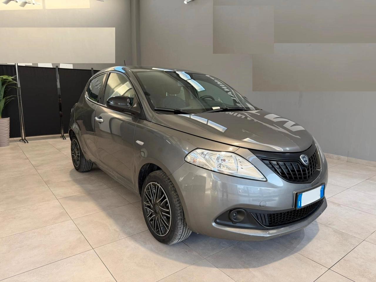 Lancia Ypsilon 1.0 FireFly 5 porte S&S Hybrid Silver Plus