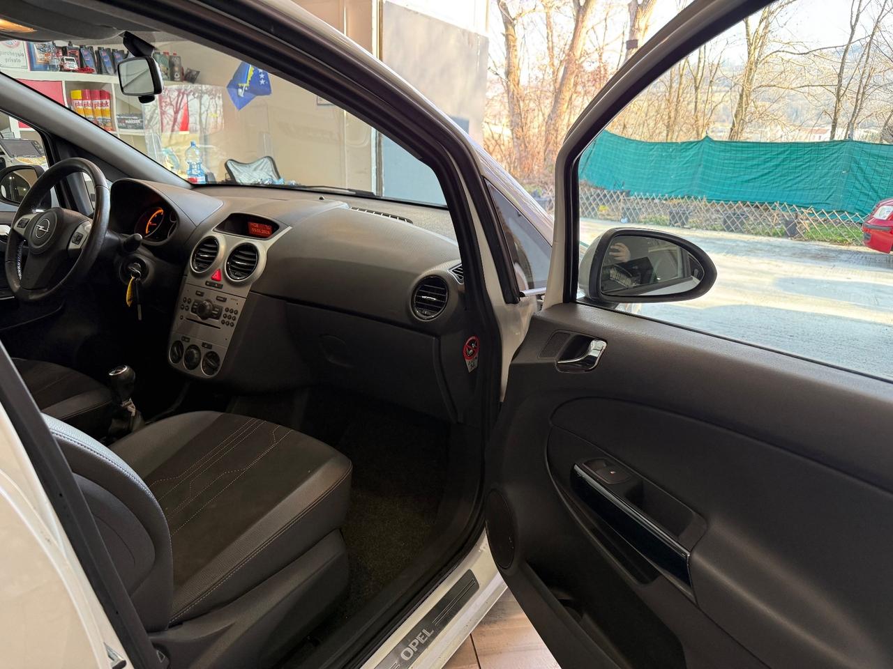 Opel Corsa 1.3 DIESEL 100.000KM