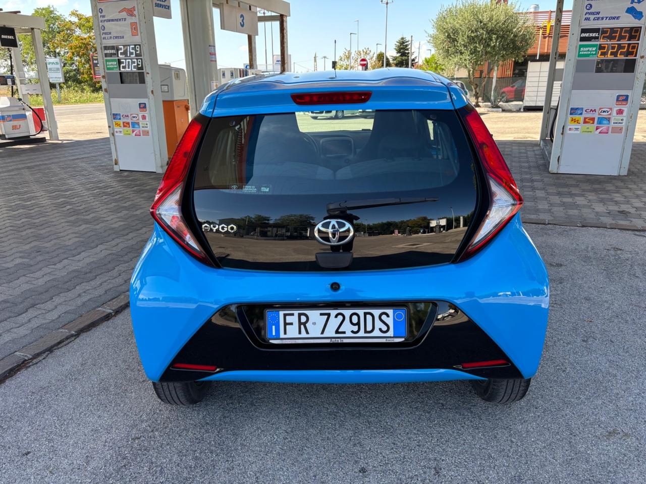 Toyota Aygo 1.0 VVT-i 72 CV 5 porte x-cool MMT