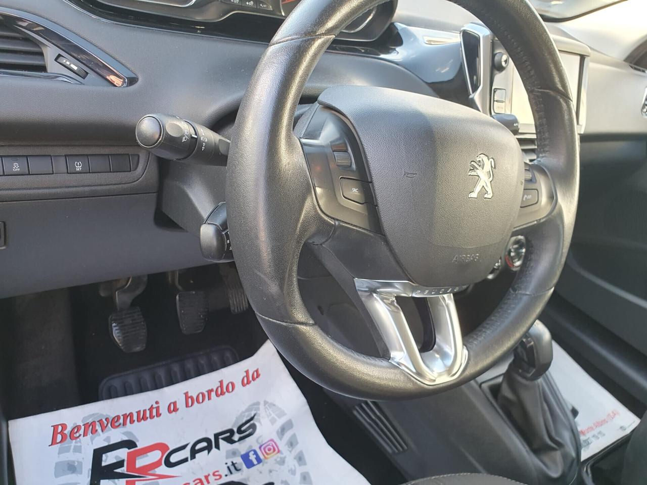 Peugeot 208 PureTech 82 5 porte Allure