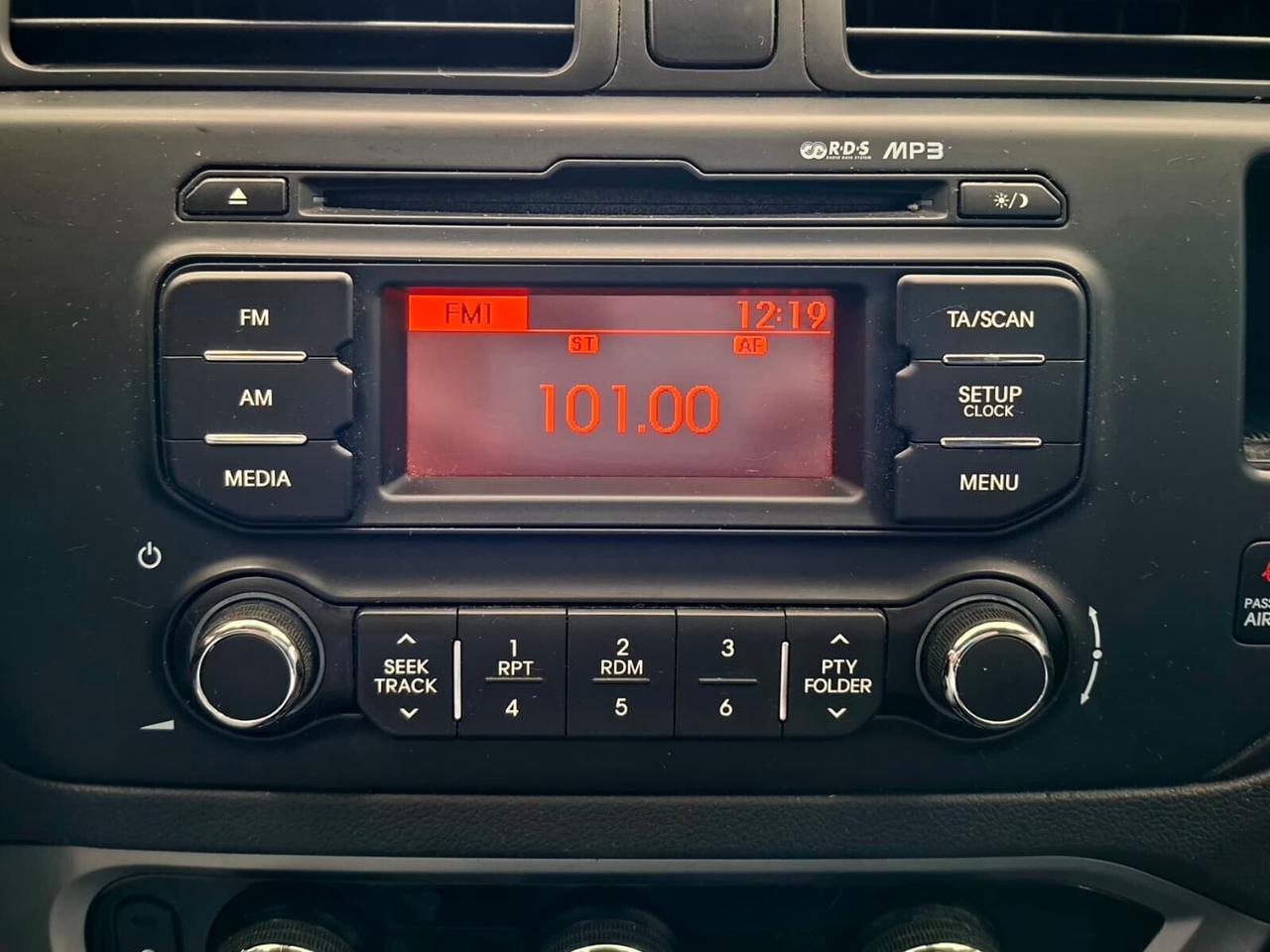 Kia Rio 1.1 CRDi 75cv WGT LX 2012