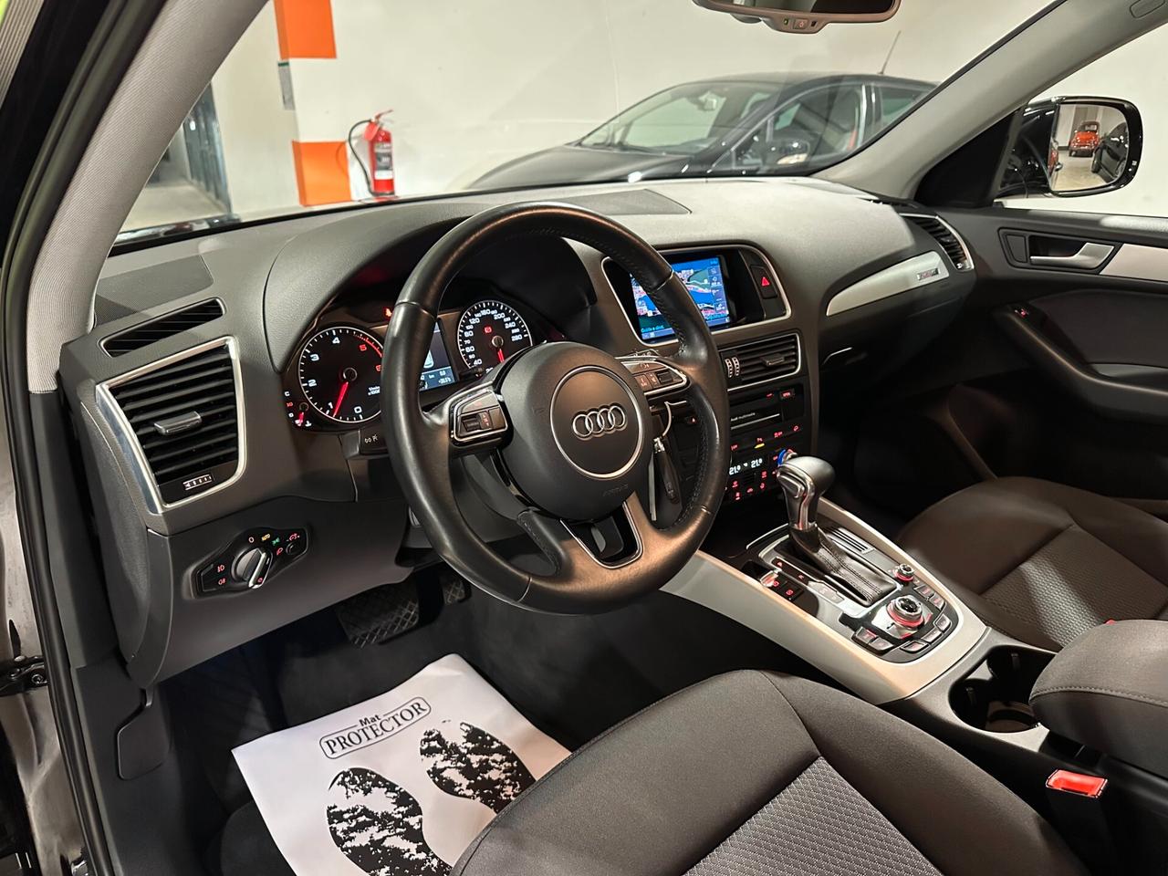 Audi Q5 2.0 TDI diesel quattro S tronic - S line E6