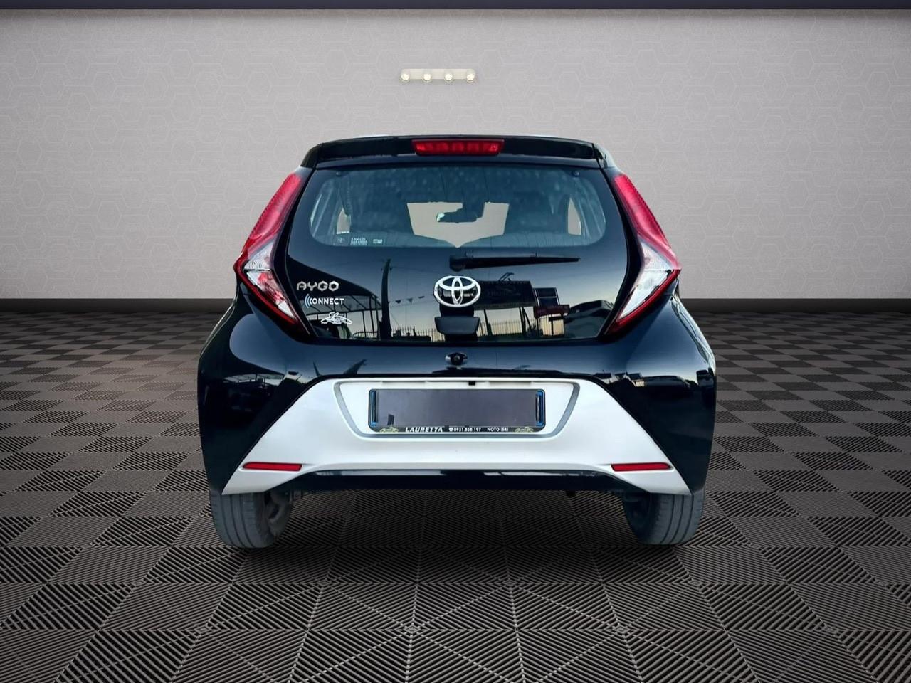 Toyota Aygo Connect 1.0 VVT-i 72 CV 5 porte x-play MMT