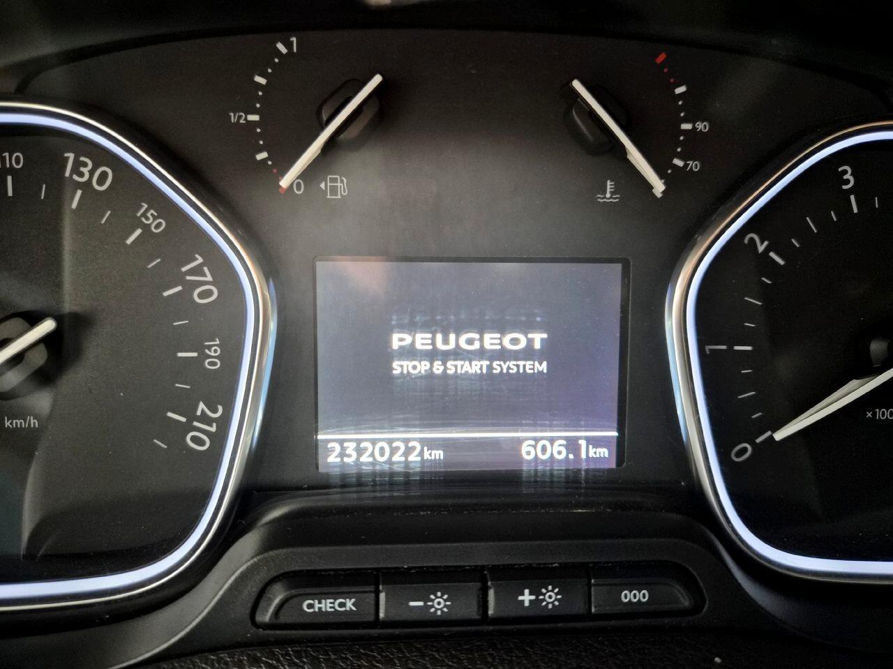 Peugeot Expert 8 POSTI BlueHDi Full Optional