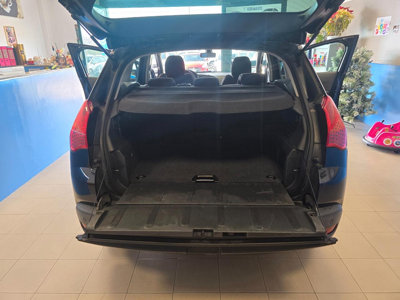 Peugeot 3008 1.6 HDi 112CV cambio robotizzato Tecno