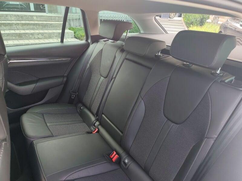 Skoda Octavia 2.0 TDI EVO SCR DSG Wagon Style