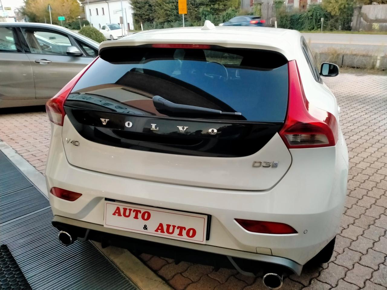 Volvo V40 2.0D3 R-DESIGN GEARTRONIC 8M M.Y.17 E6 FULL LED SYSTEM /PELLE ALCANTARA