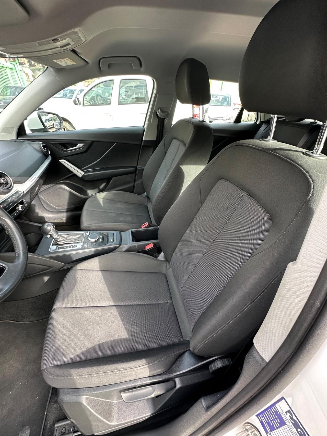 Audi Q2 30 TDI S tronic Identity Black