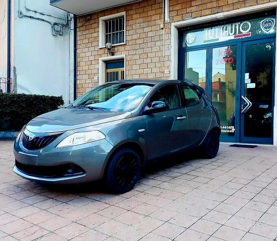 Lancia Ypsilon 1.0 FireFly 5 porte S&S Hybrid Silver Plus