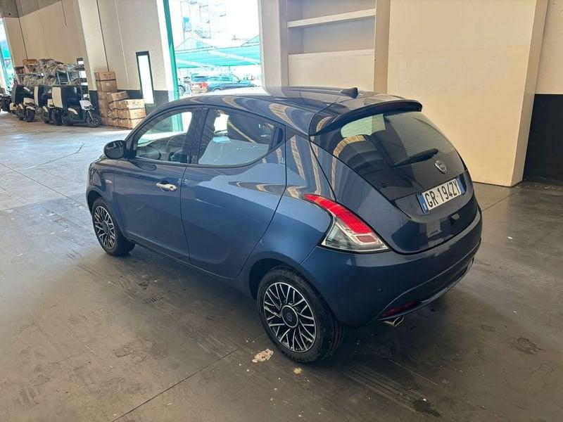 Lancia Ypsilon Ypsilon 1.0 FireFly 5 porte S&S Hybrid Platino