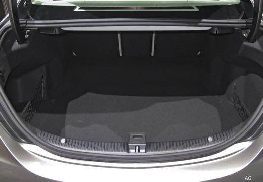 Mercedes-Benz Classe C-W205 2018 Berlina - C 220 d Sport Plus 4matic auto