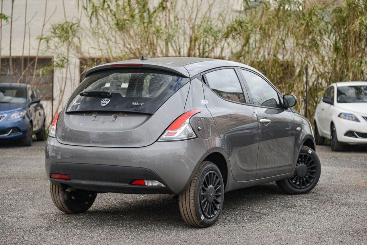 LANCIA Ypsilon III 2021 - Ypsilon 1.0 firefly hybrid Silver s&s 70cv