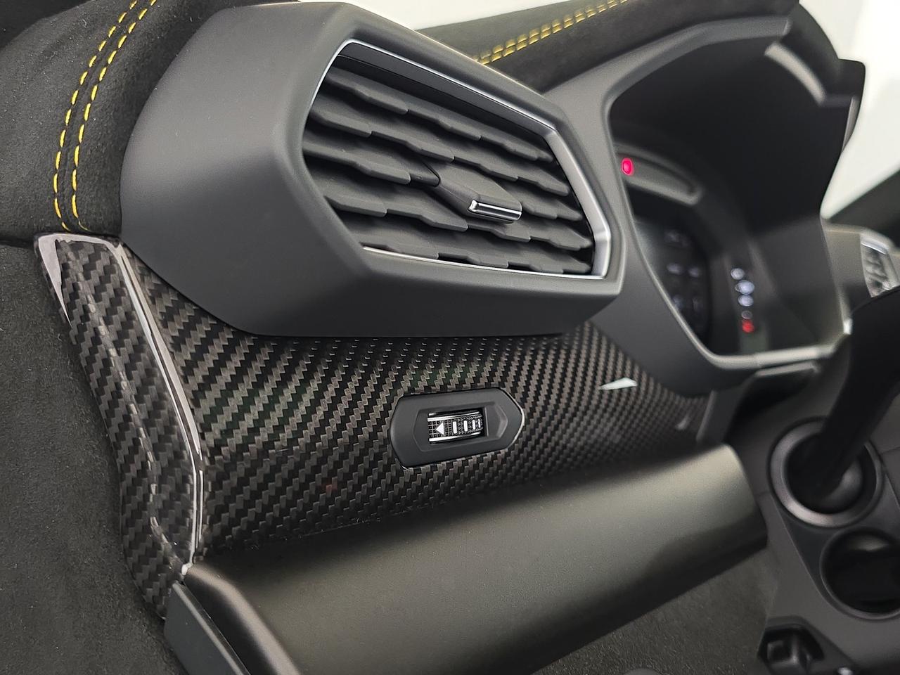 4.0 v8 Performante - Carbon Pack completo