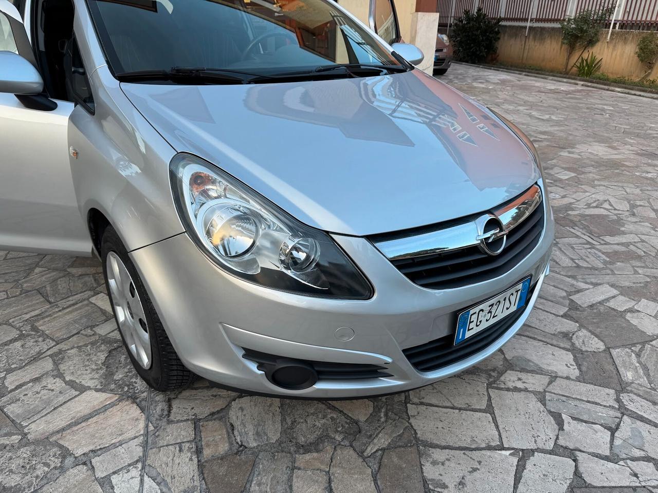 Opel Corsa 1.2 3 porte Club