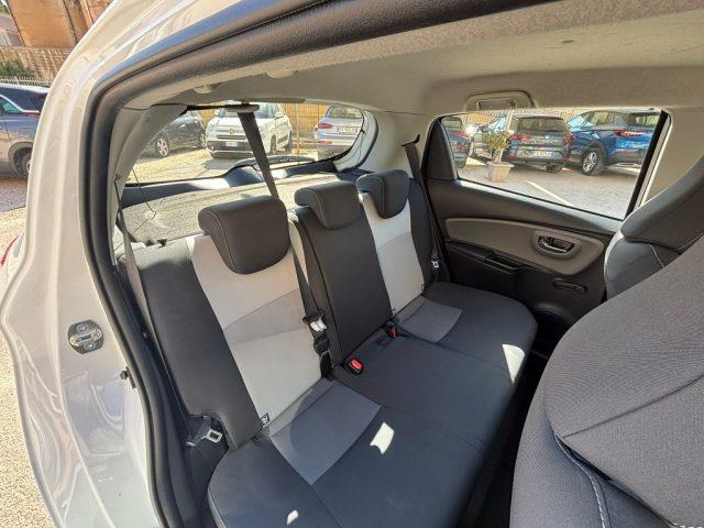 TOYOTA Yaris 1.5 Hybrid 5 porte Business