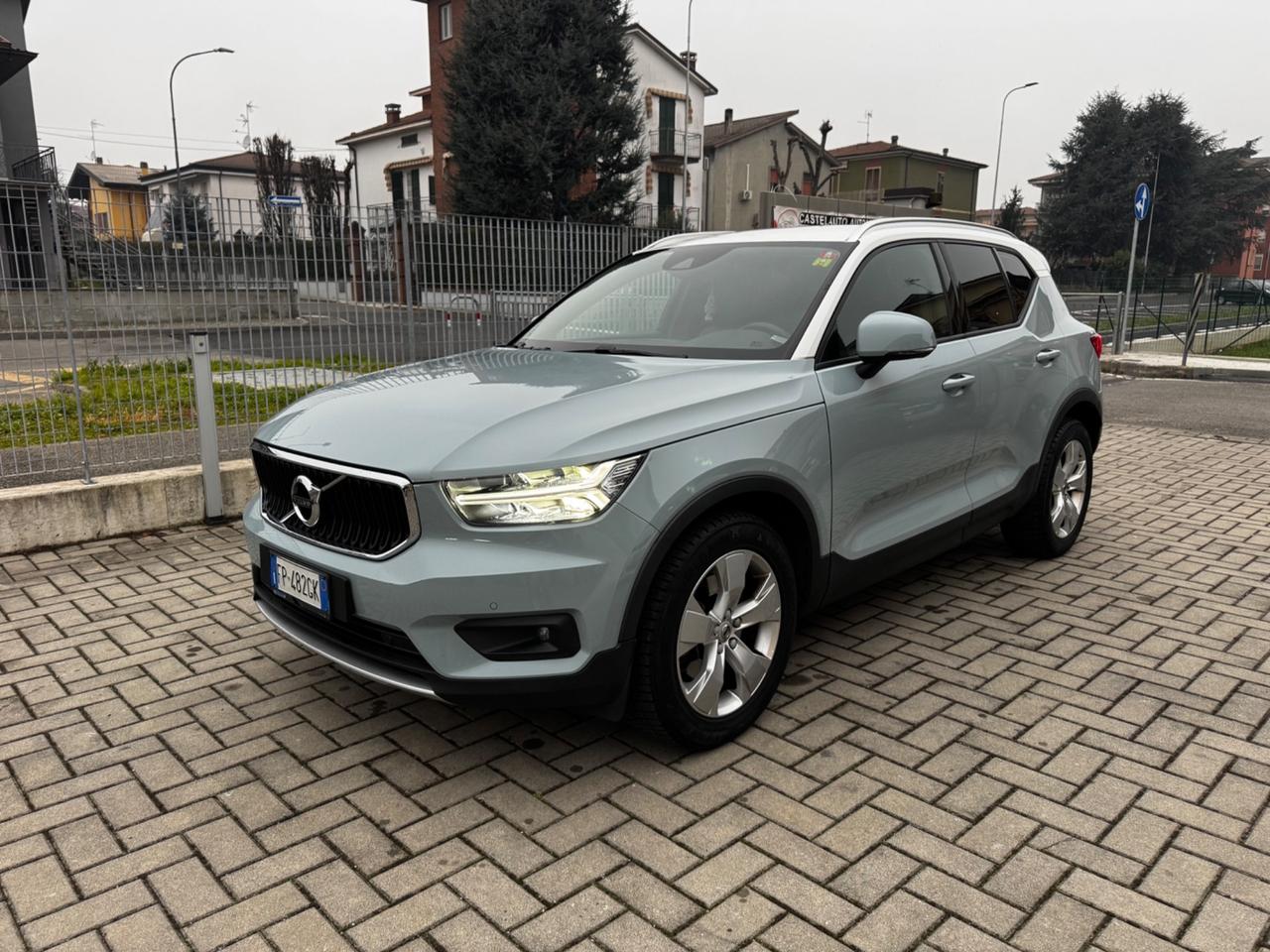 Volvo XC40 D4 AWD Geartronic Momentum