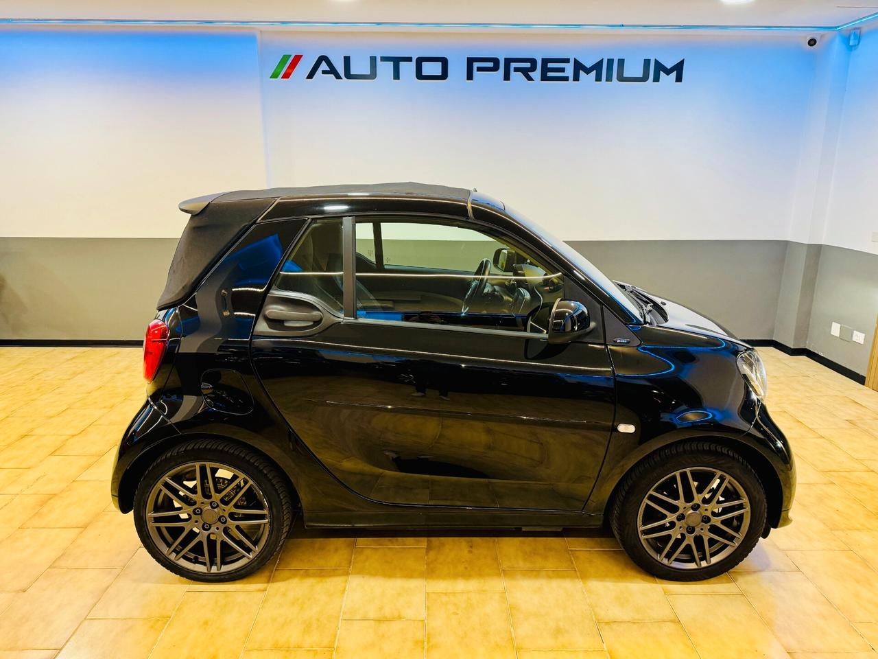 Smart ForTwo 90CV Brabus 0.9 Cabrio Autom / RetroCam Touch