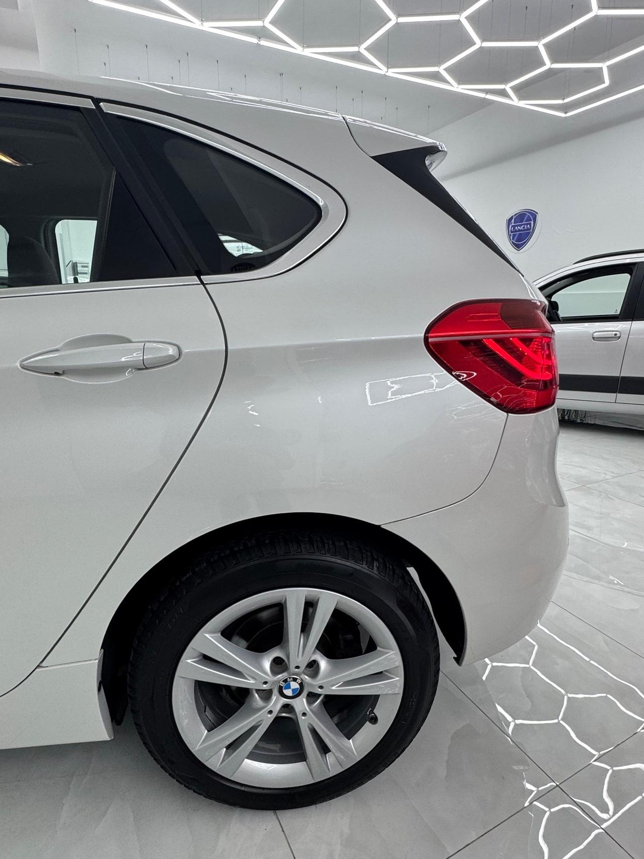 Bmw 2er Active Tourer 214d Luxury