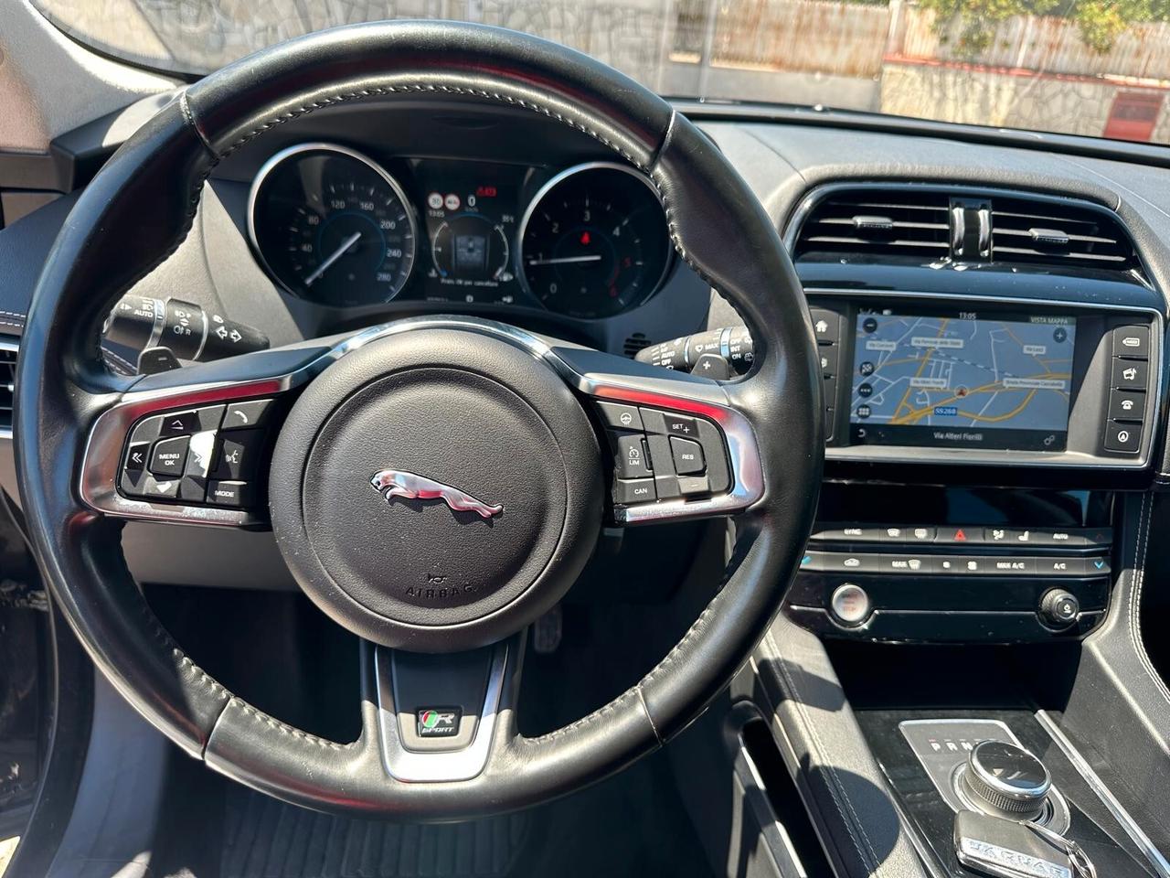Jaguar F-Pace 2.0 D 180 CV AWD aut. R-Sport-06/2017