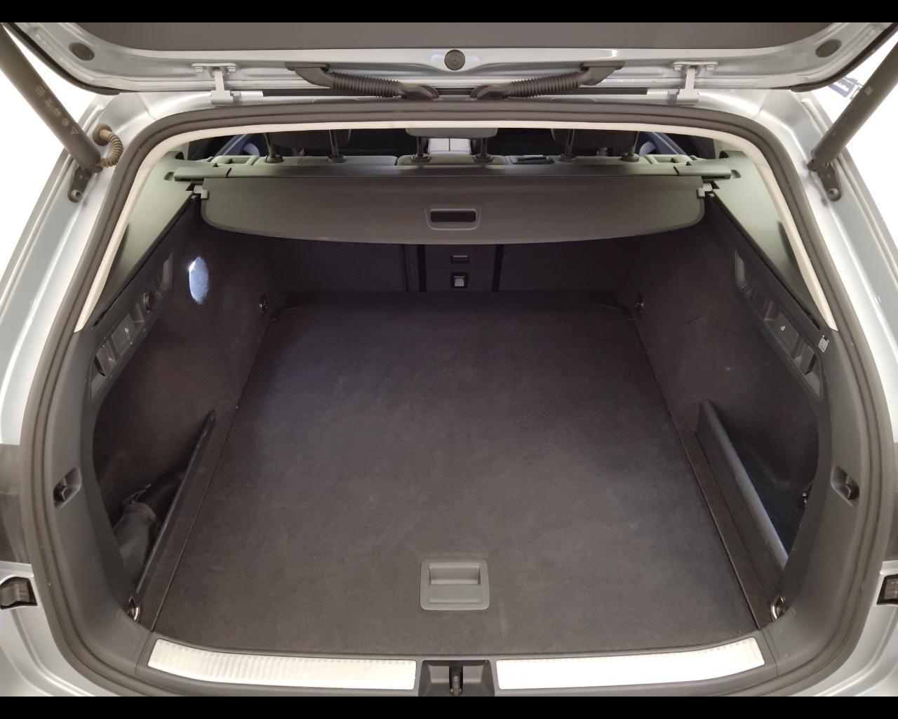 VOLKSWAGEN Passat IX 2024 - Passat 2.0 tdi scr Business 150cv dsg