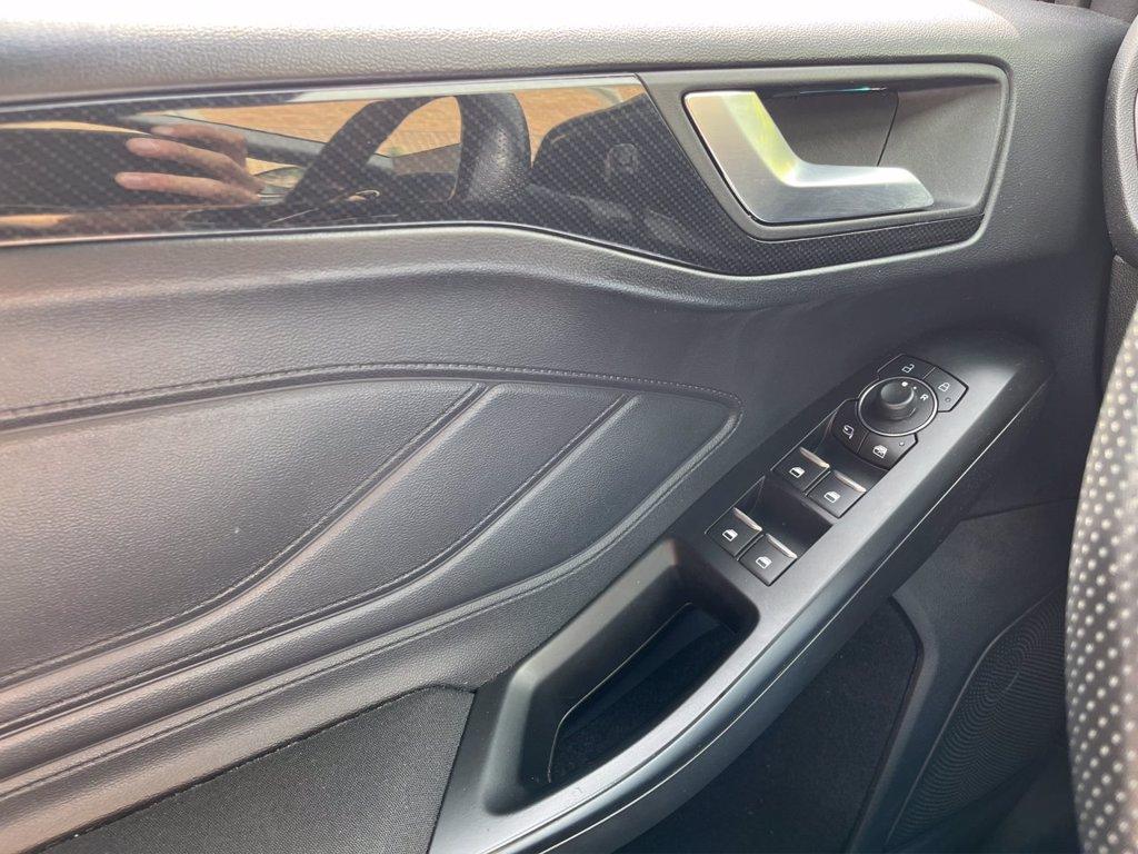 FORD Focus 1.0t ecoboost h st-line x 125cv del 2022