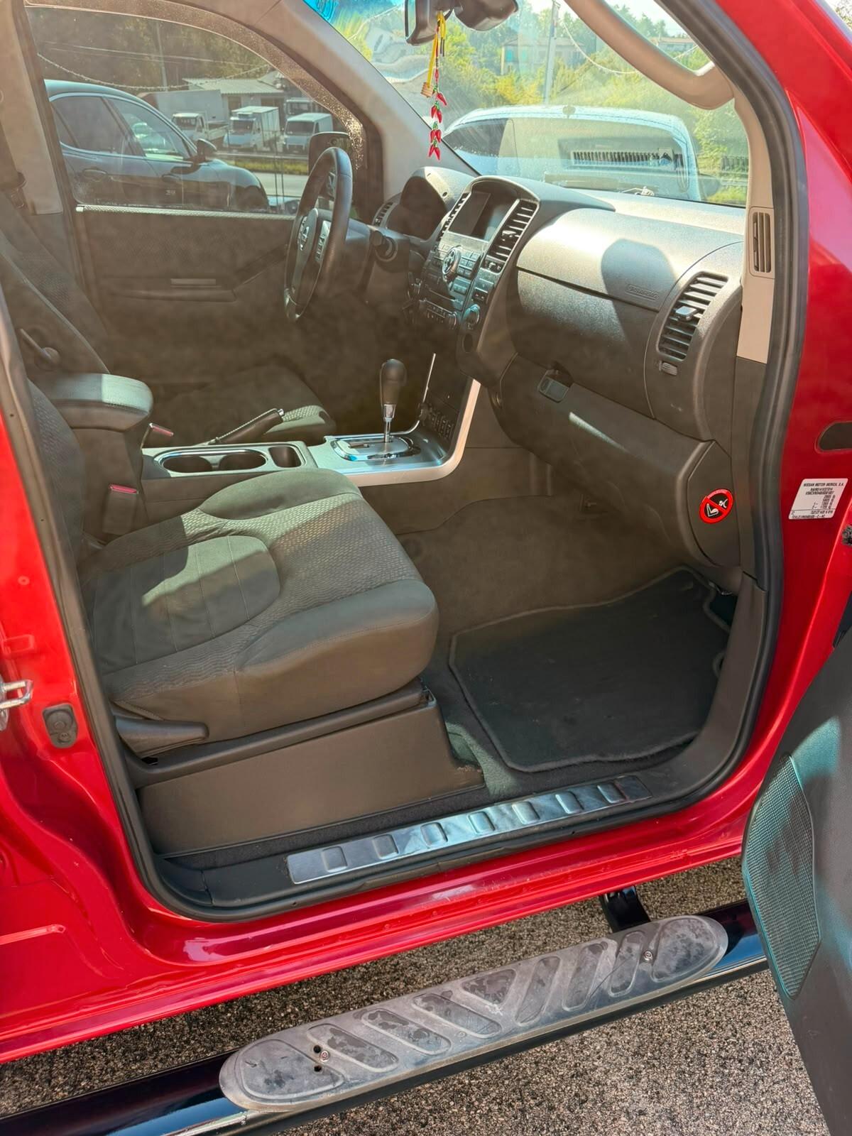 Nissan Navara 2.5 dCi 190CV 4 porte Double Cab LE