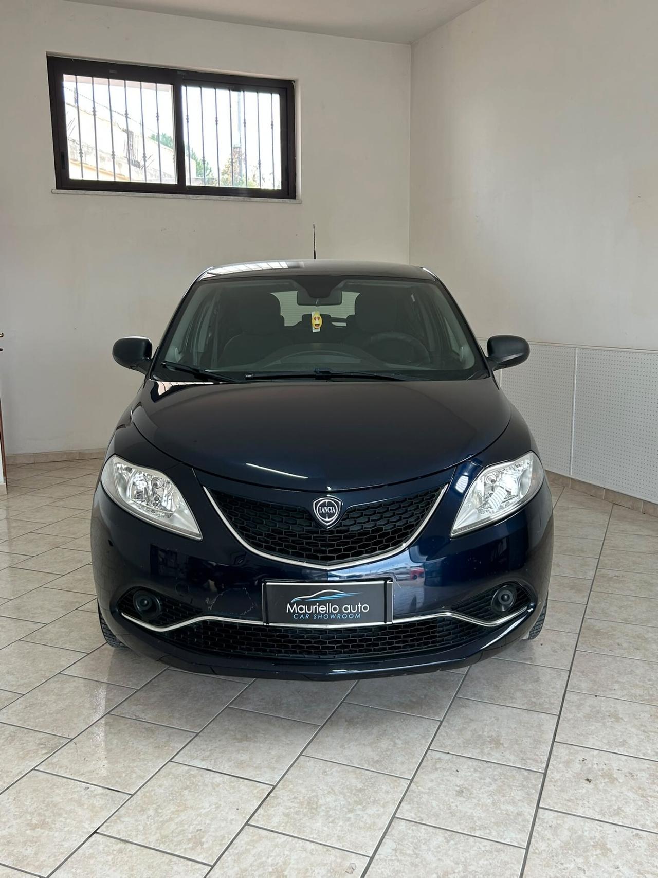 Lancia Ypsilon 1.2 69 CV 5 porte Silver