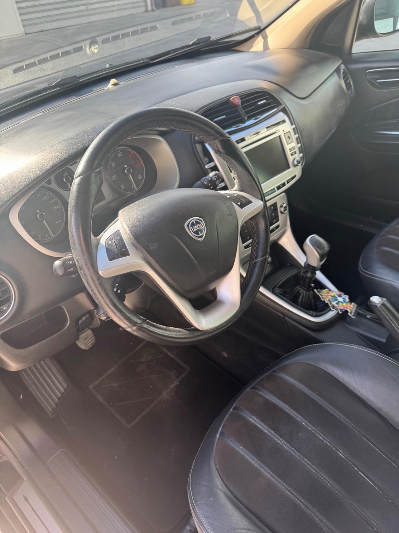 Lancia Delta 1.6 MJT DPF Platino