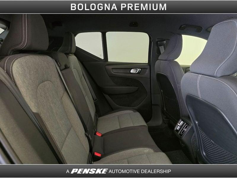 Volvo XC40 B3 automatico Plus Dark