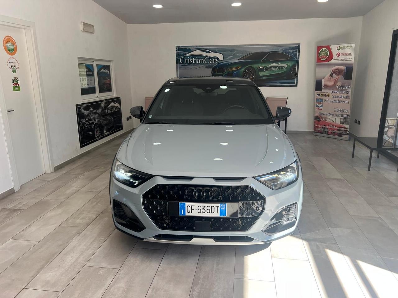 Audi A1 citycarver 30 TFSI Identity Contrast