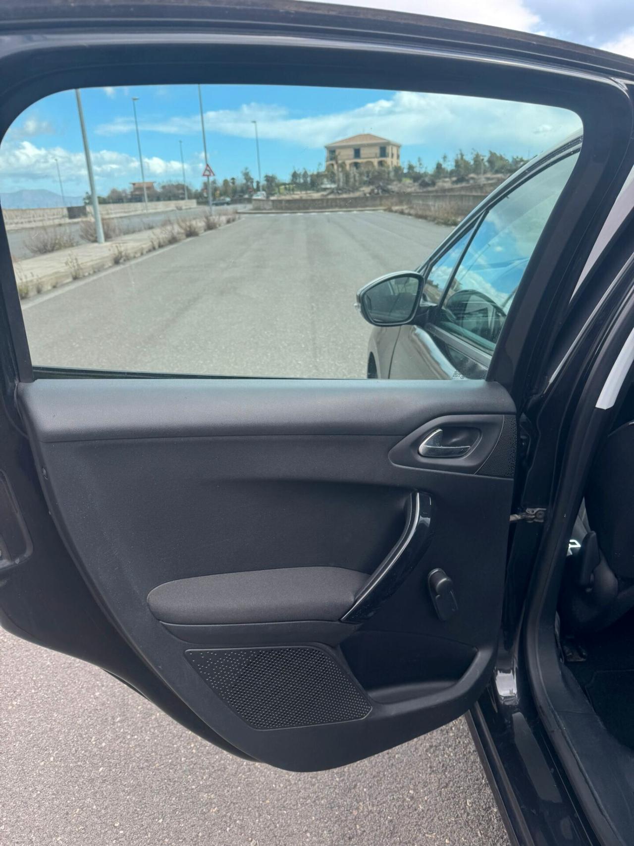 Peugeot 208 1.2 VTi 82 CV 5 porte Allure