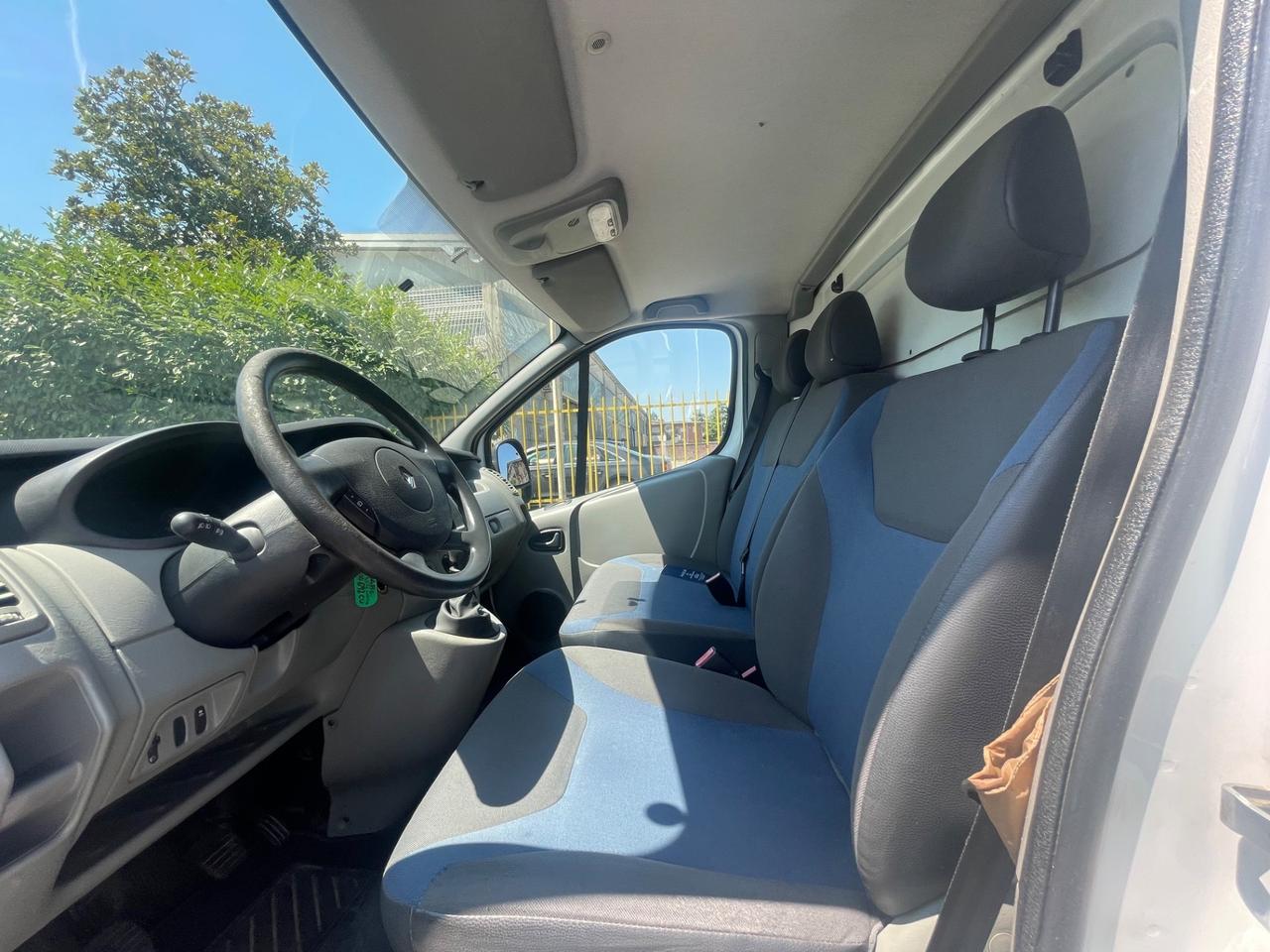 Renault Trafic 2.0 diesel, anno 2014, 220.000 km! Unico proprietario