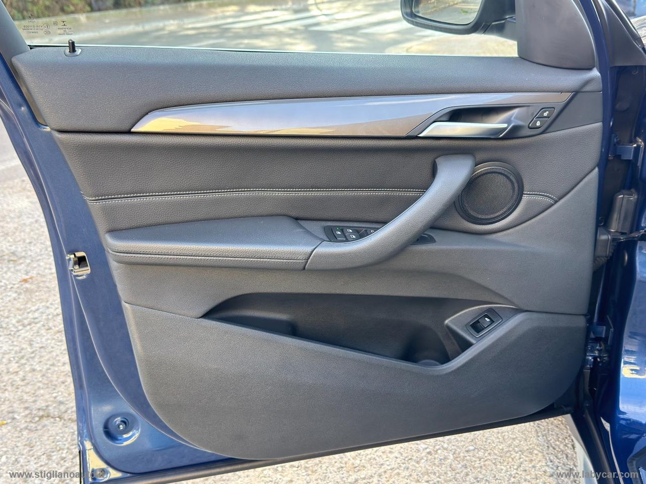 BMW X1 xDrive18d xLine Head-up display