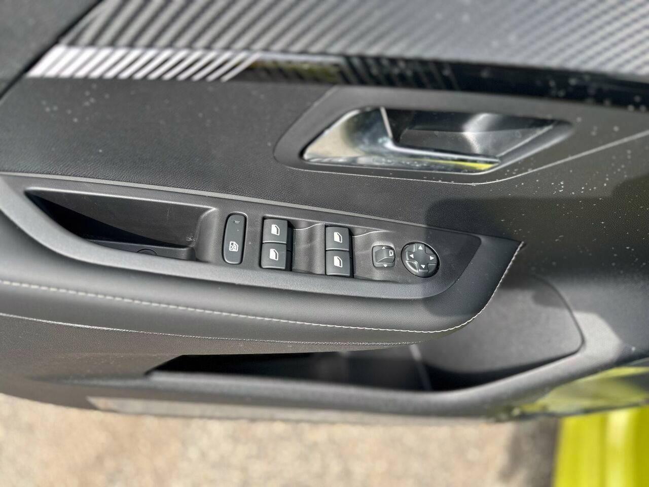 PEUGEOT 208 II 2023 - 208 1.2 hybrid Allure 110cv e-dcs 6