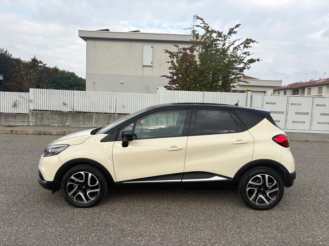 Renault Captur cambio automatico Ok neo patentati