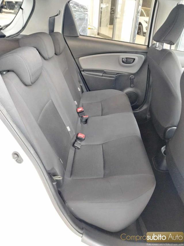 TOYOTA Yaris 1.0 5 porte Lounge ( Garanzia 12 Mesi)