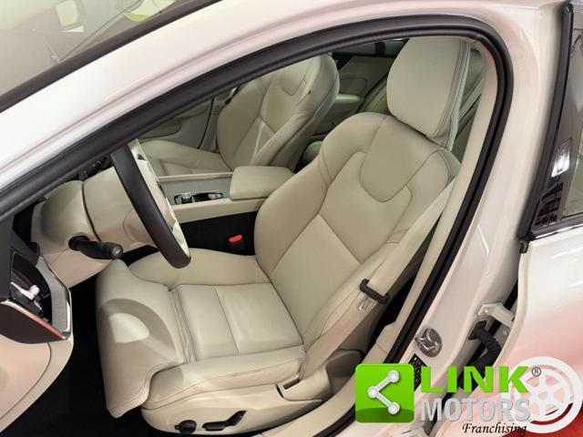 VOLVO V60 B4 (d) aut Ultimate Dark IVA ESP. GARANZIA 24