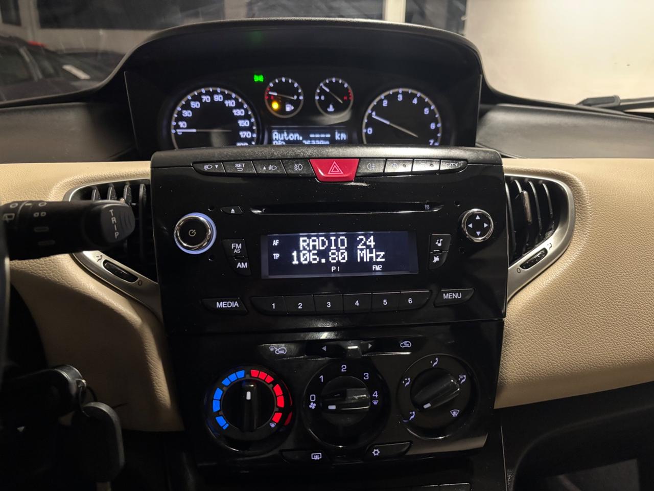Lancia Ypsilon 1.2 BENZINA OK NEOPATENTATI