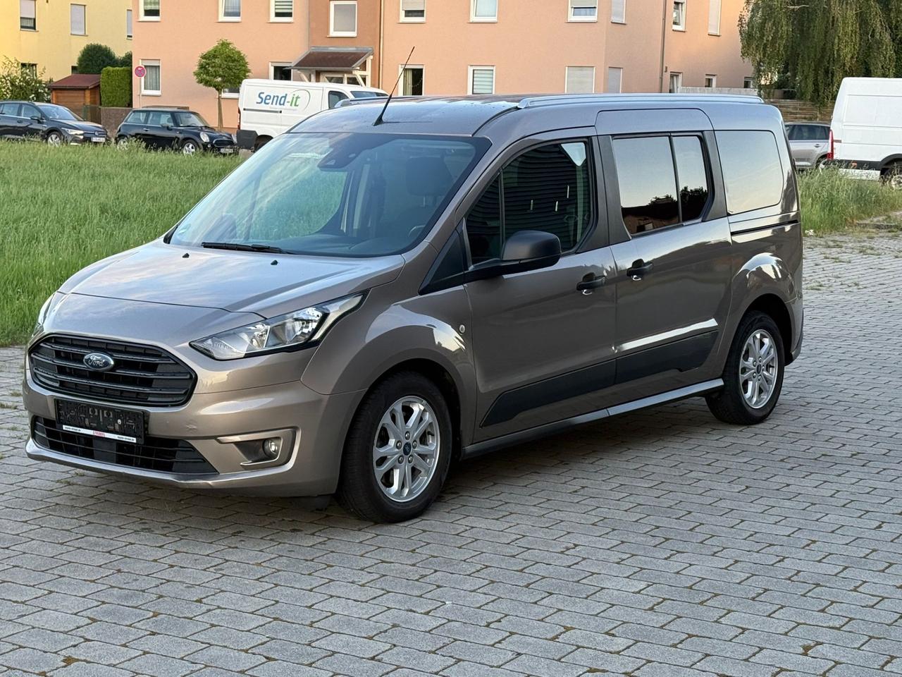 Ford Tourneo Connect Gran 1.5 EcoBlue 120 CV aut. Titanium