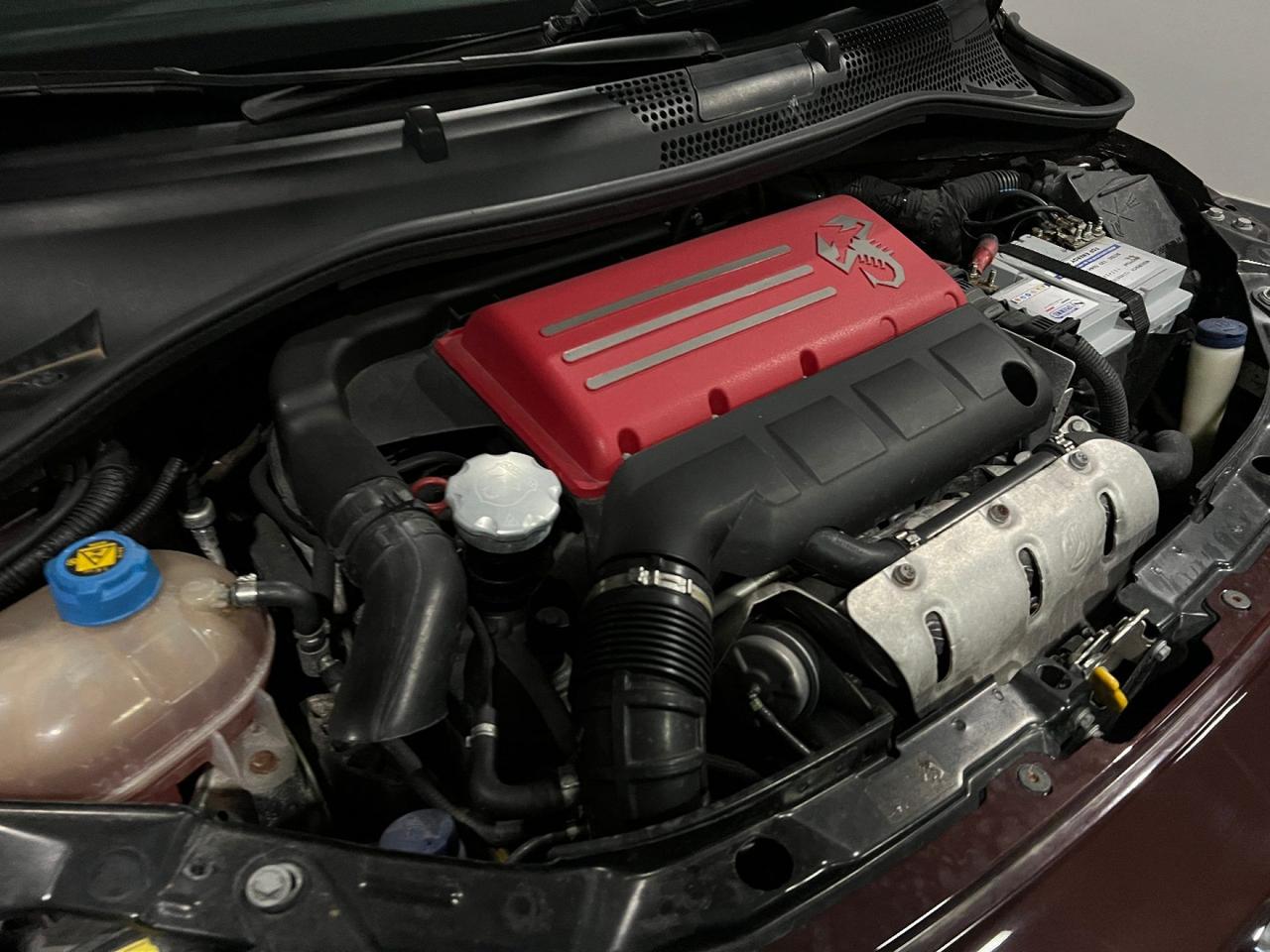 Abarth 595 1.4 Turbo T-Jet 160CV MTA Turismo REPLICA MASERATI