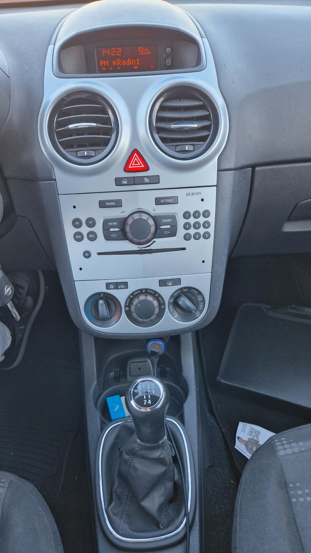 Opel Corsa 1.2 Neopatentati