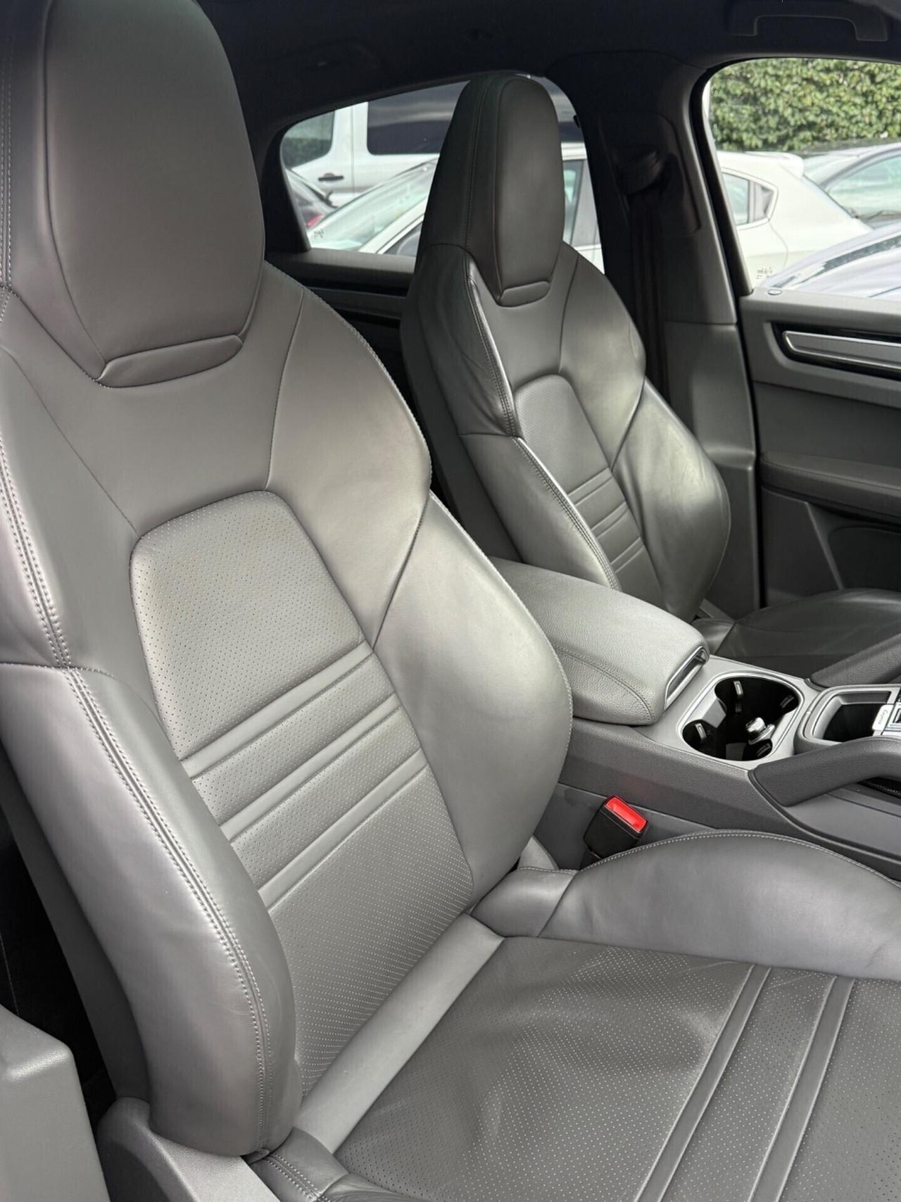 Porsche Cayenne Coupé 3.0 V6 E-Hybrid
