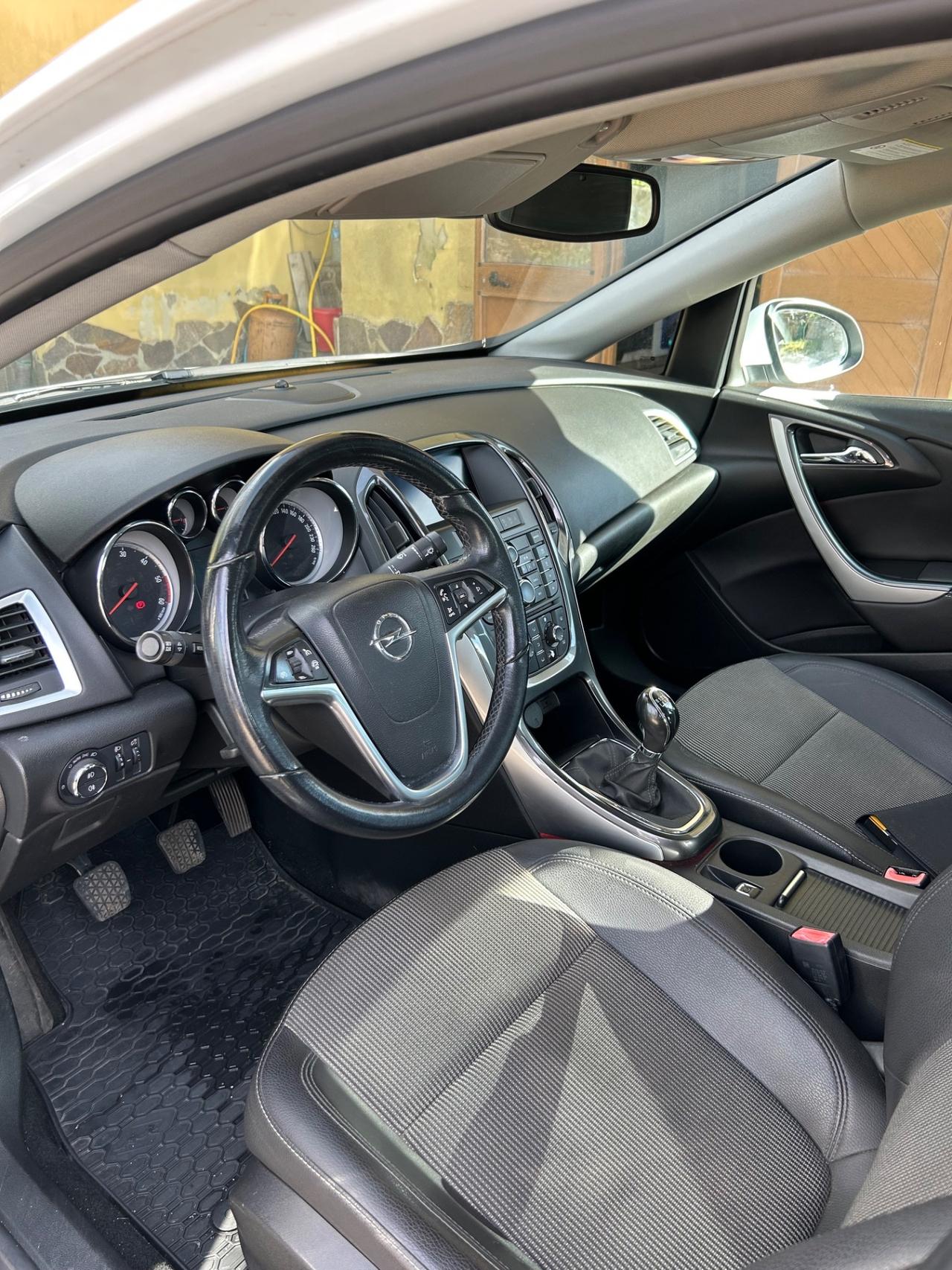 Opel Astra 1.6 CDTI 136CV